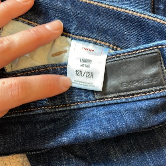 Express: Mid Rise Jean Legging - Picture 4 of 4